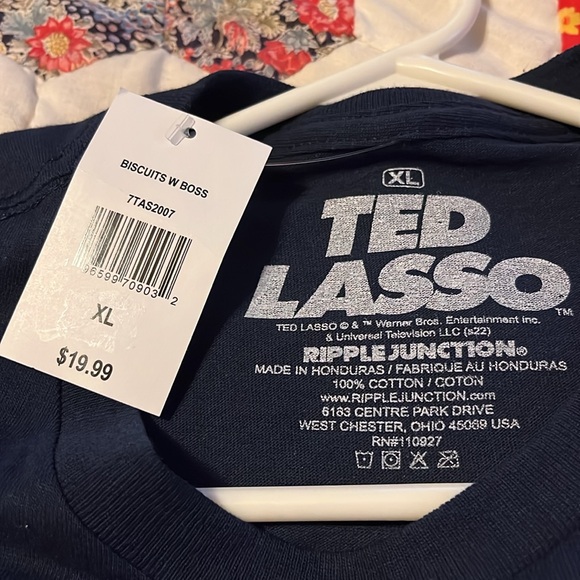 Ted Lasso Biscuits with the Boss XL t-shirt NWT - Picture 2 of 2